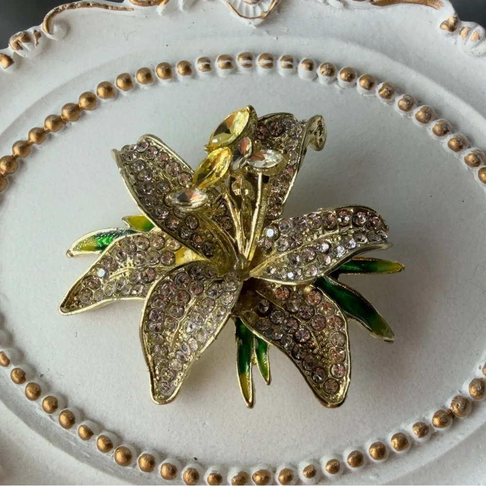 Gold and Green Floral Brooch